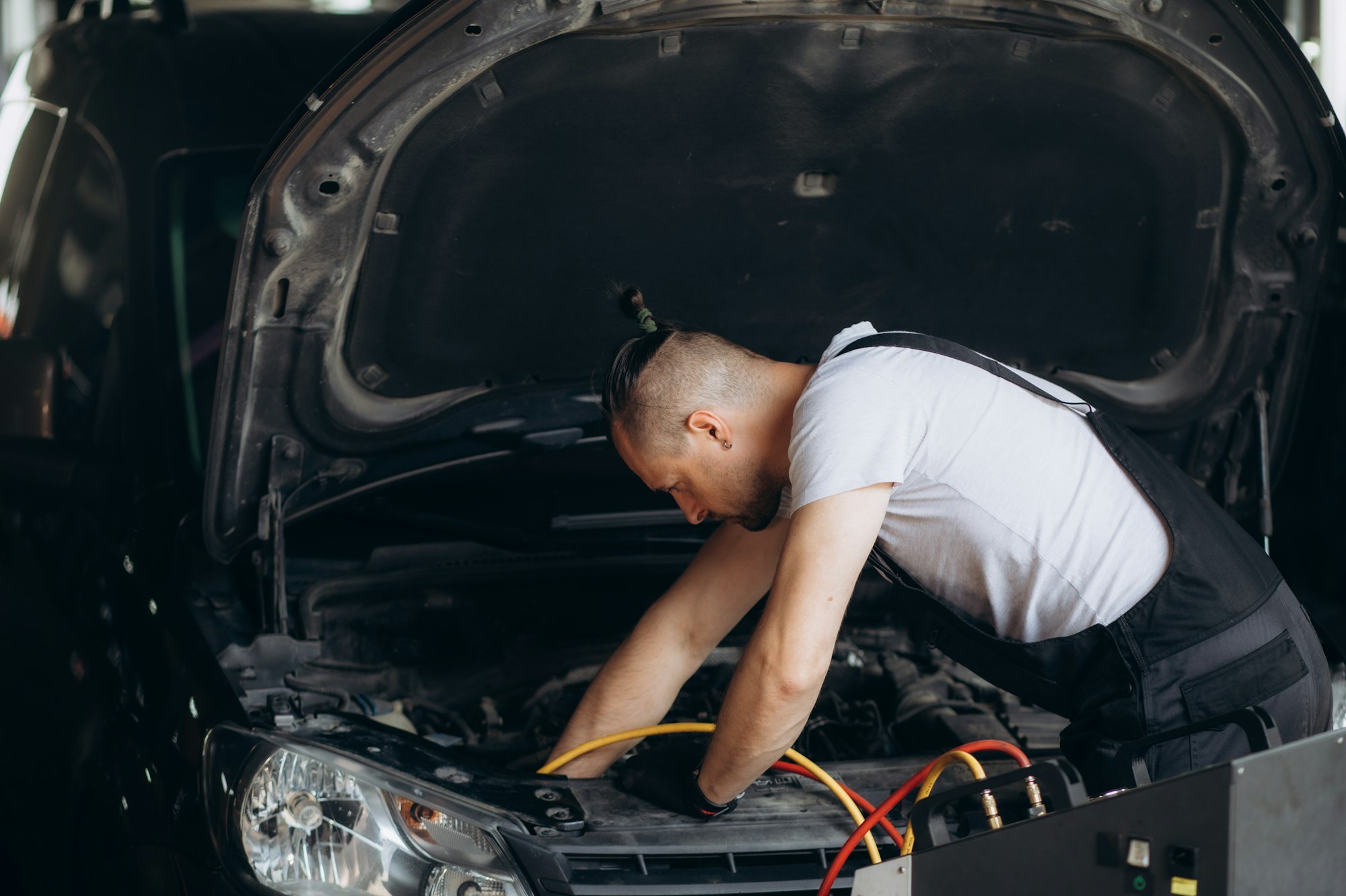 Cómo Sustituir los Actuadores de las Compuertas de Aire en el Aire Acondicionado Automotriz