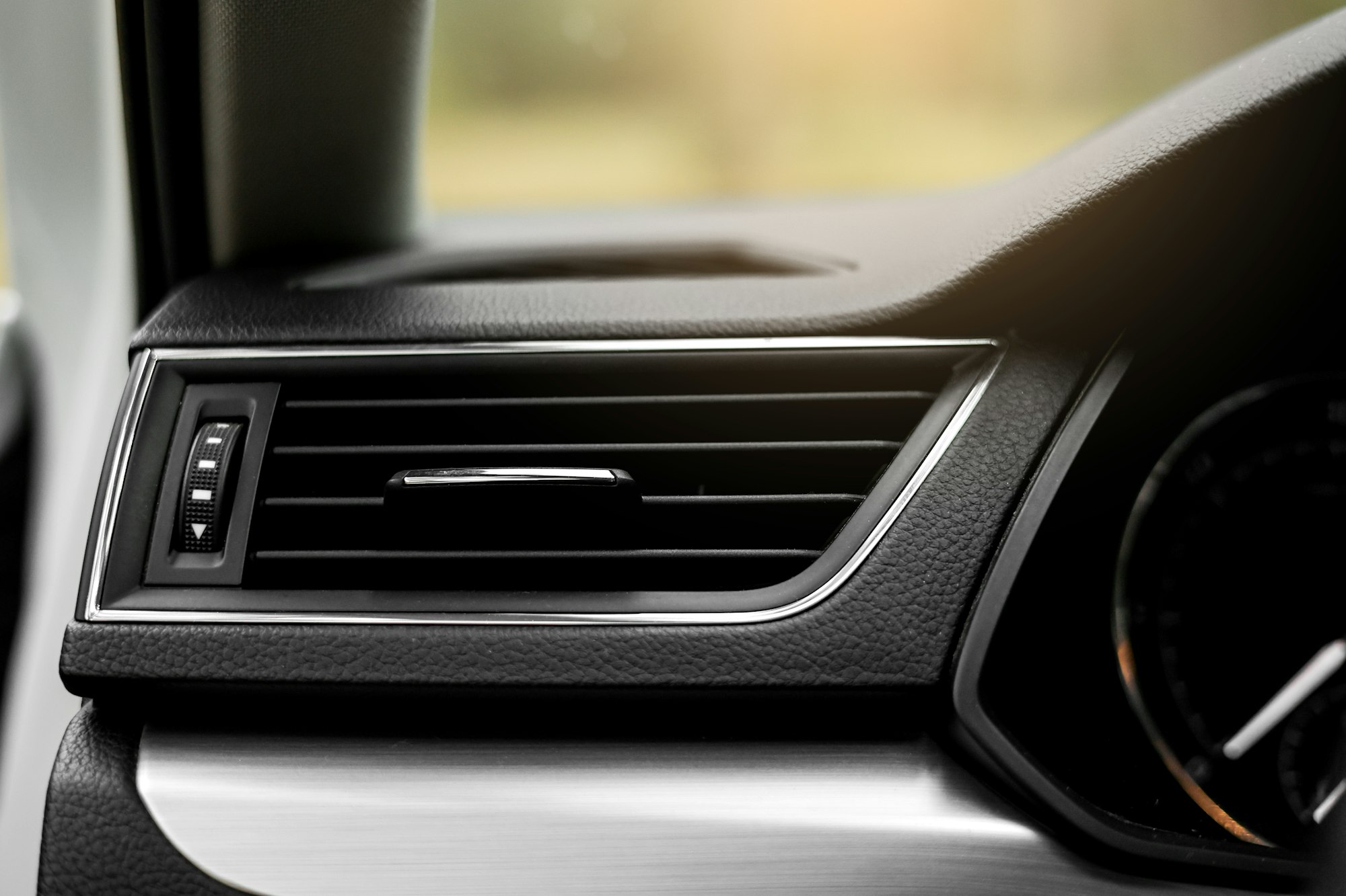 Cómo Funciona la Válvula de Expansión en el Aire Acondicionado Automotriz