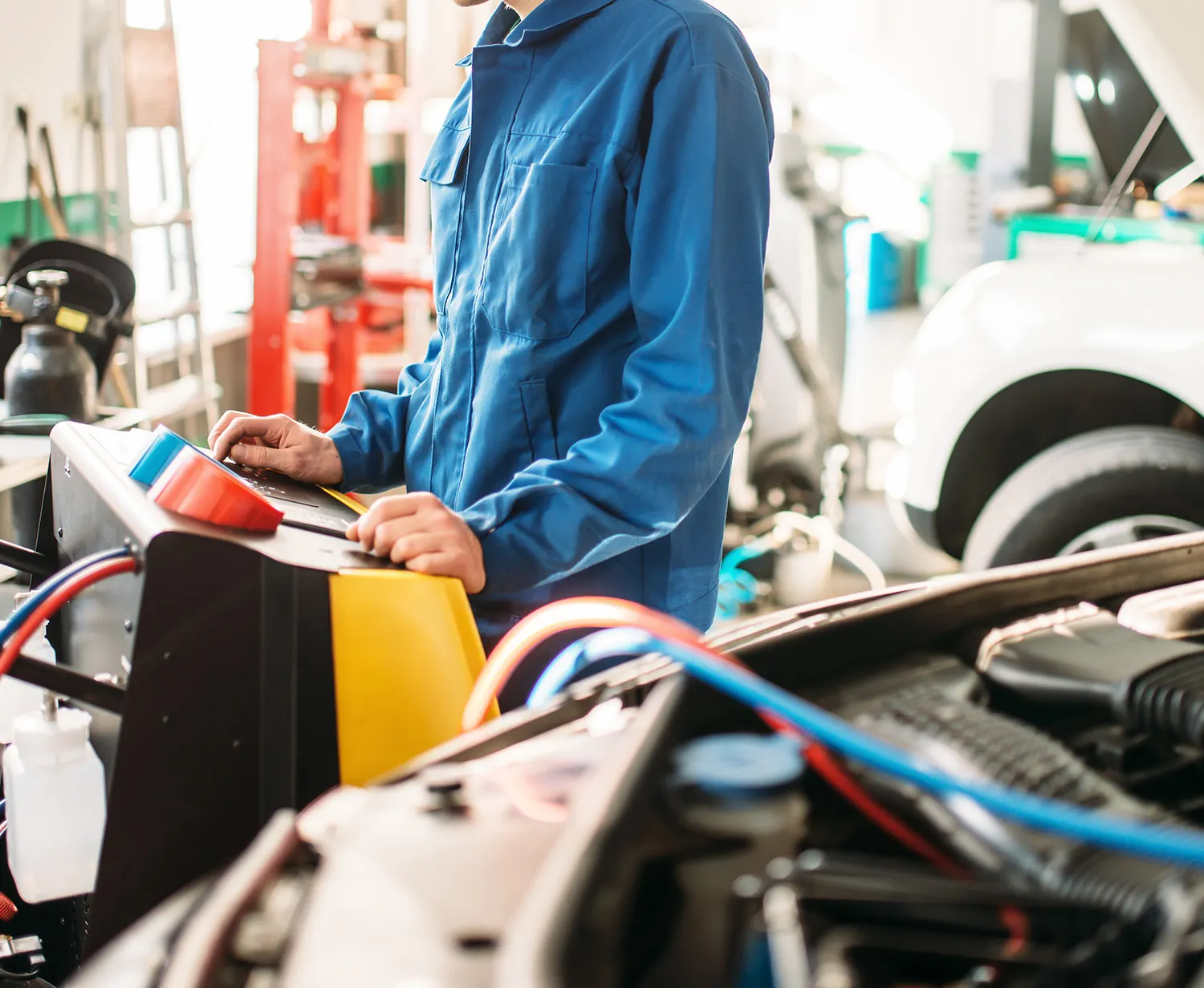 La Importancia del Termostato en el Funcionamiento del Aire Acondicionado Automotriz