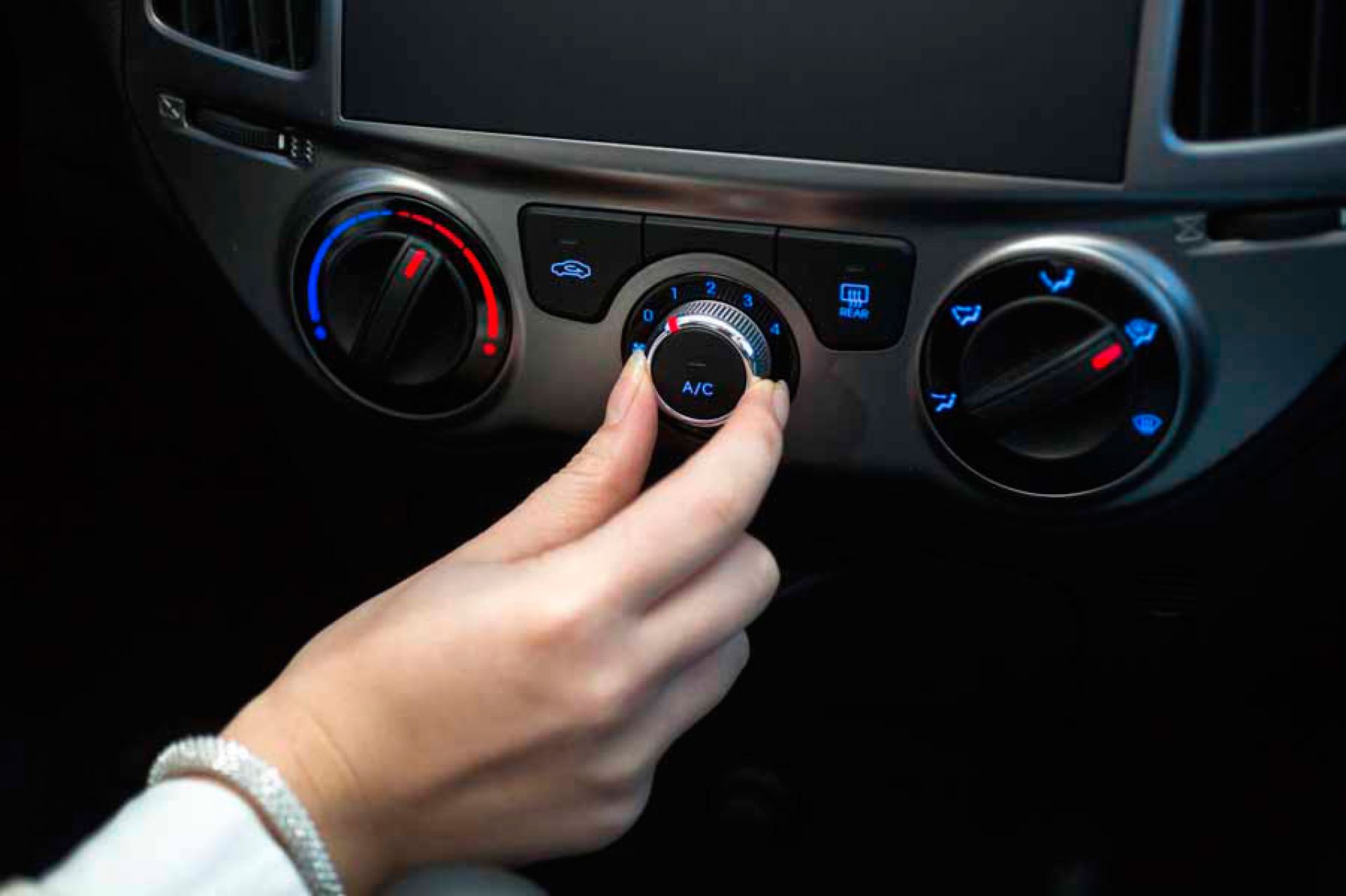 Cómo Resolver Problemas de Control de Clima en Vehículos Híbridos