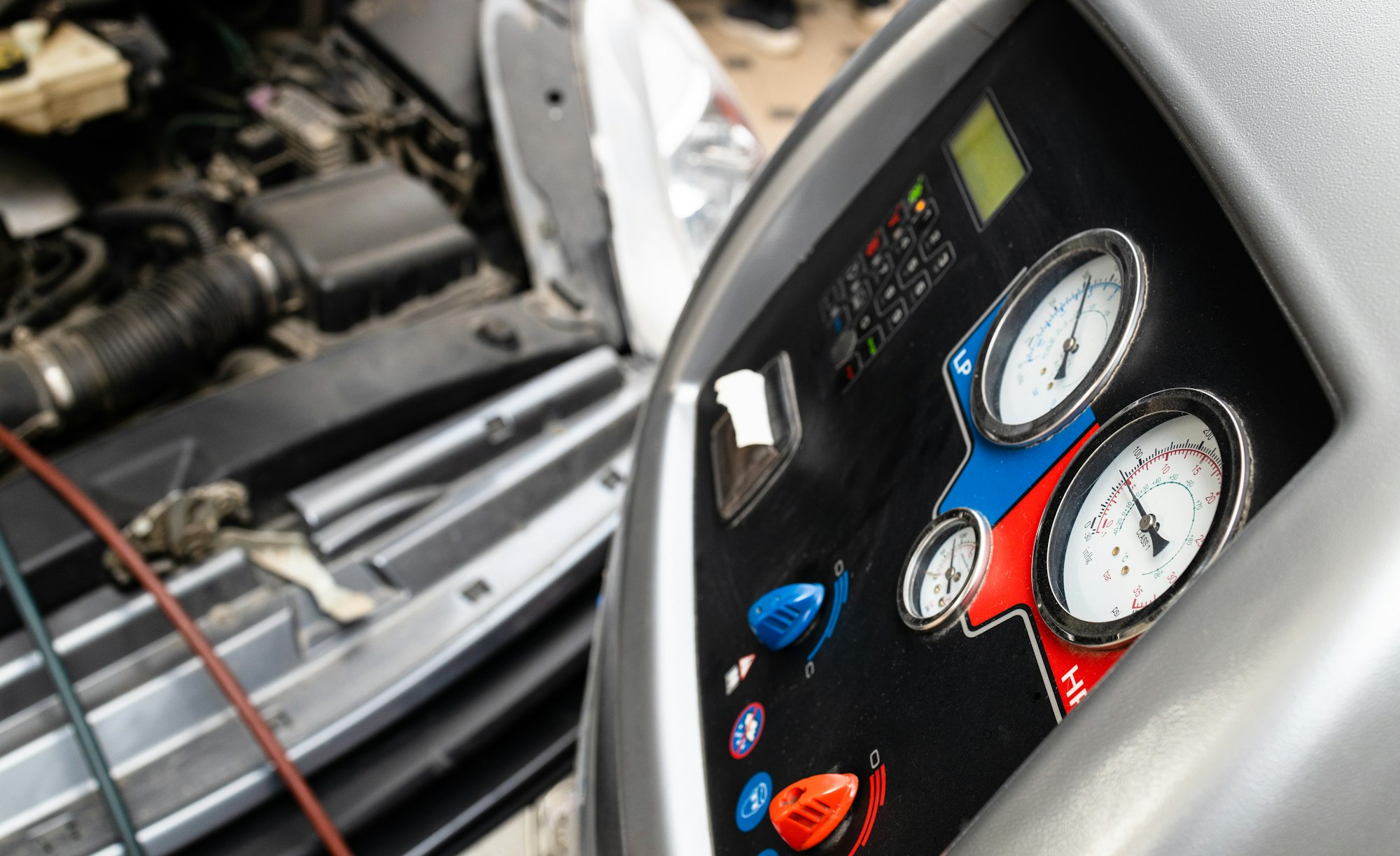 Compatibilidad de Refrigerantes con Autos Antiguos y Modernos